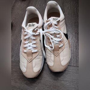 Womens Size 9, Nike Beige and Black Sneakers